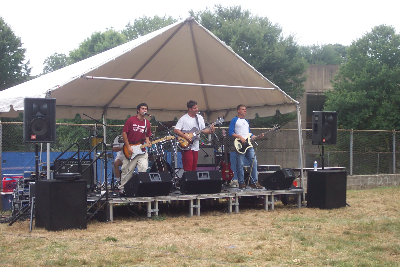 It was after 2:00pm by the time the band began playing, but the event was almost over. 