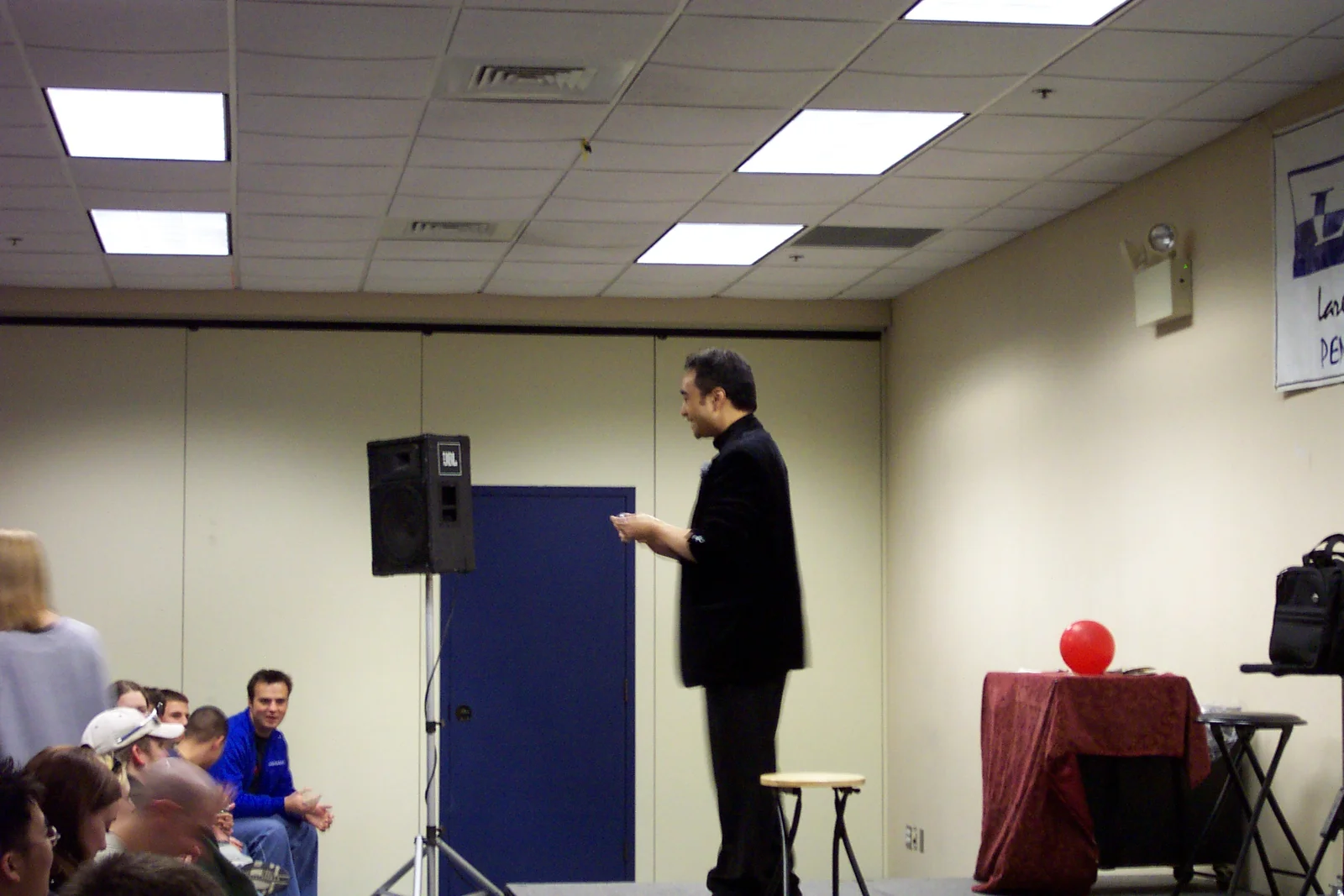 Alain attempts to read an audience member's mind.