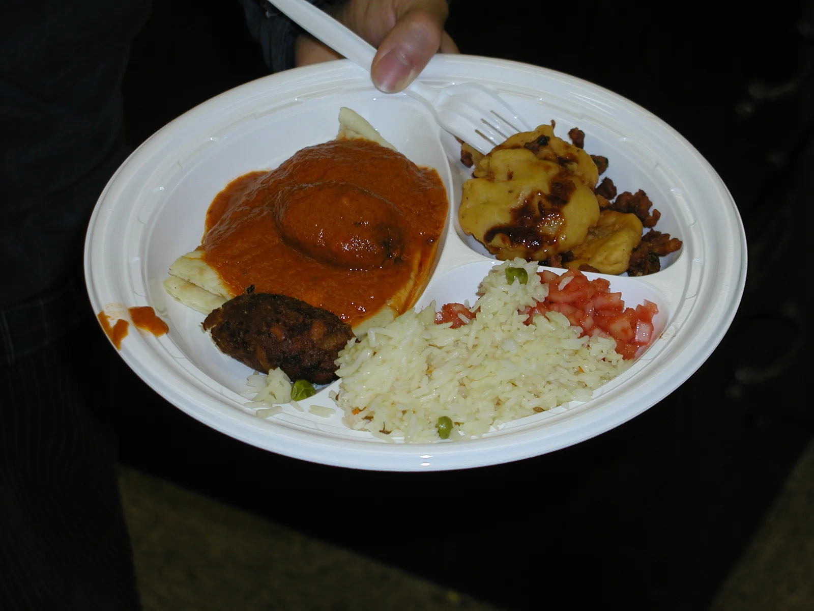 Here's a sample of the food served during the free lunch. 