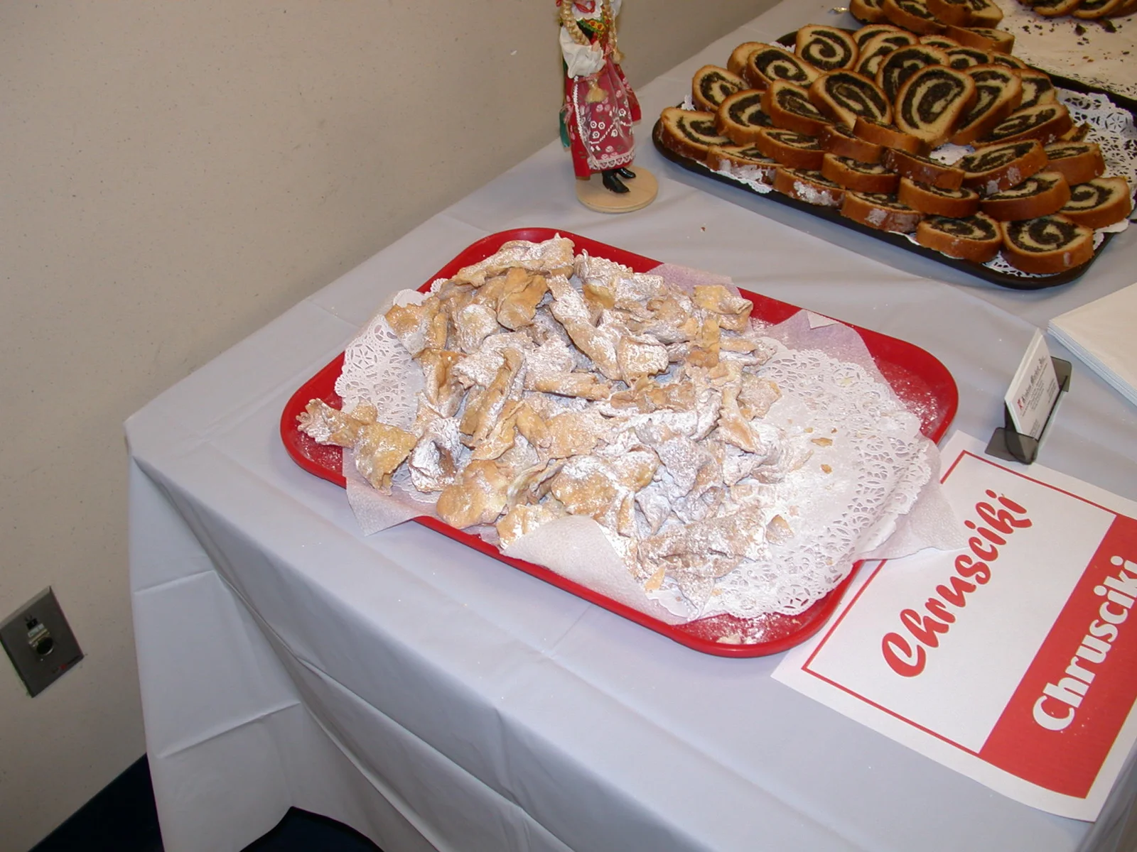 Chryusziki are a popular polish dessert food. 