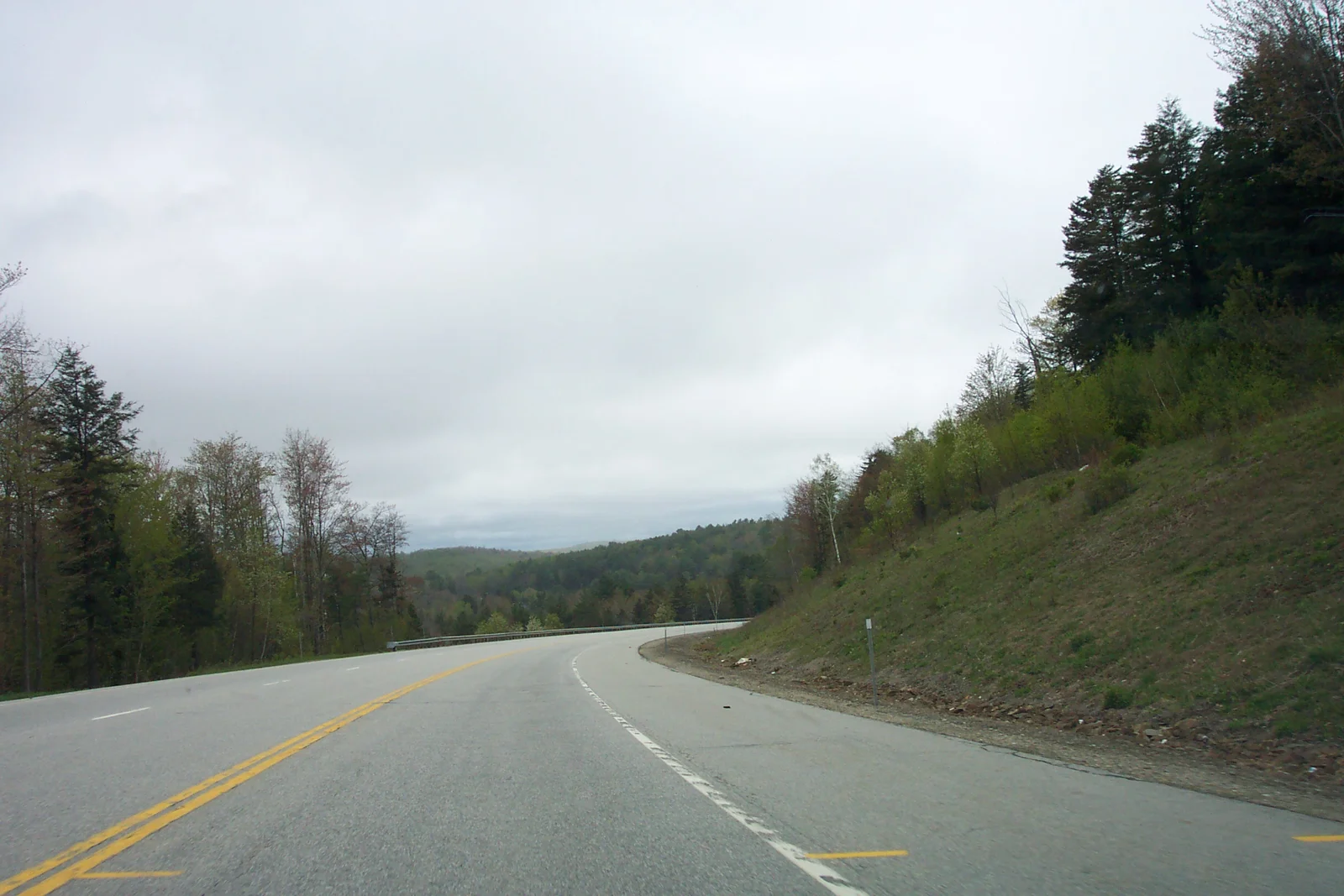 Sarah's father provided bad directions that indicated a wrong turn onto NH-10 north.  The 20-minute detour wasn't for naught, however - take a look at this picture. 
