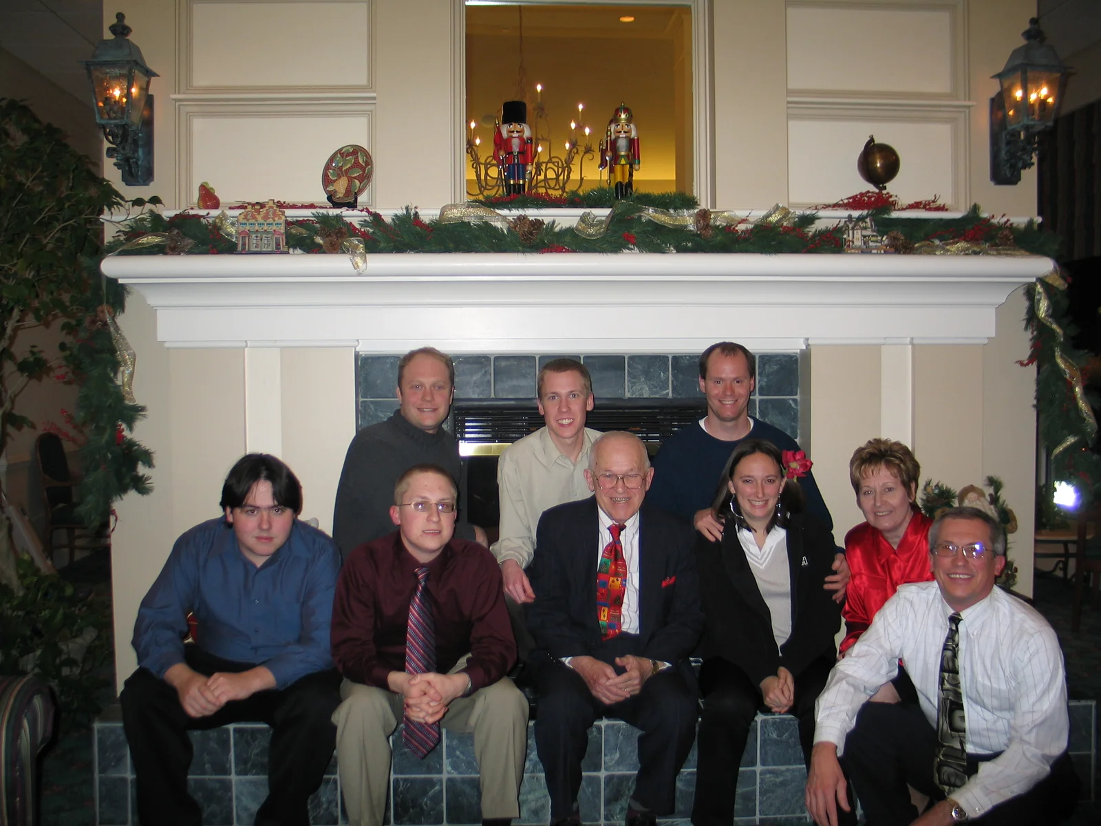 A final photo of the entire group before departing.