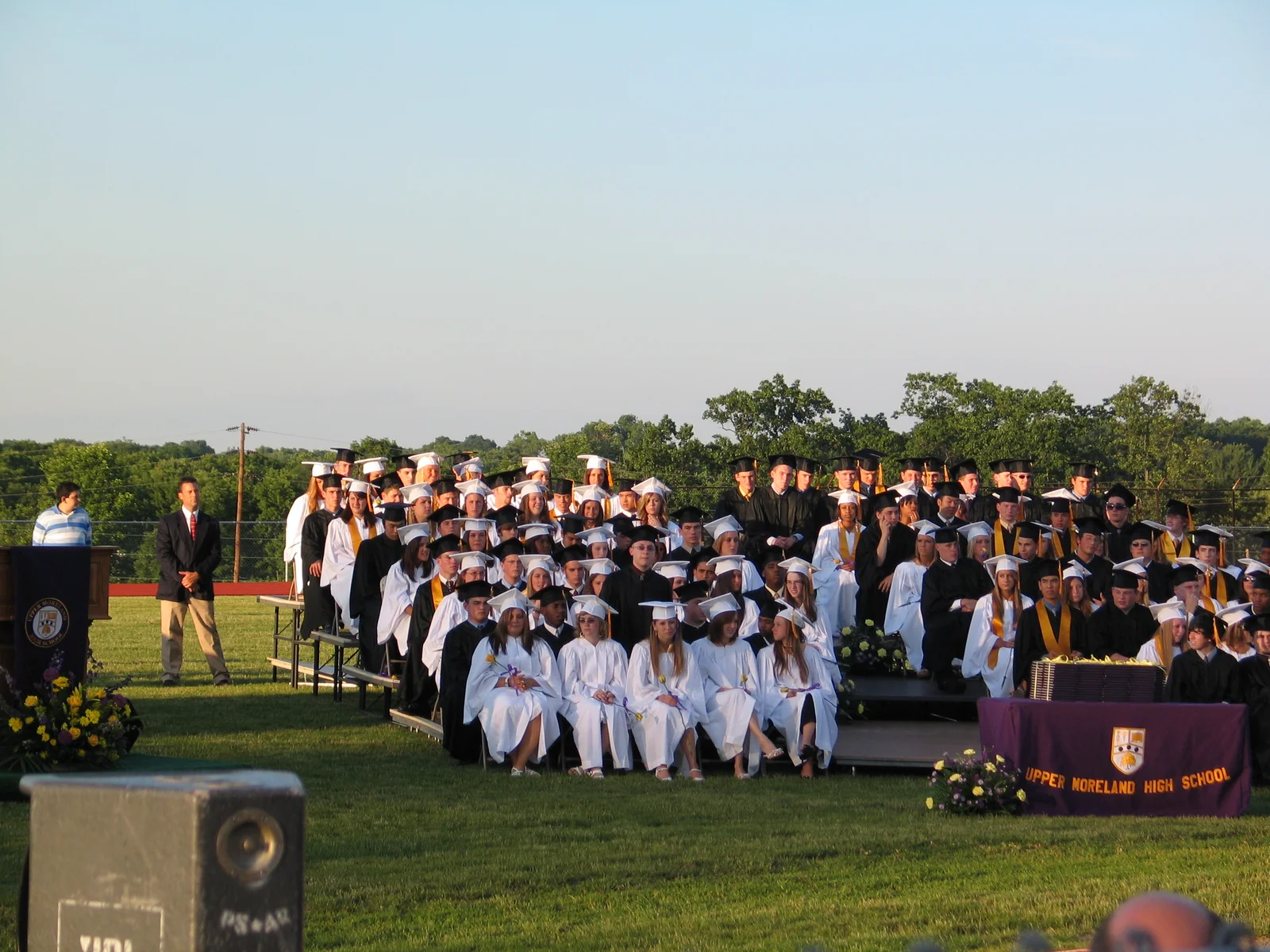 After the applause for the award recipients, all graduates took their seats.
