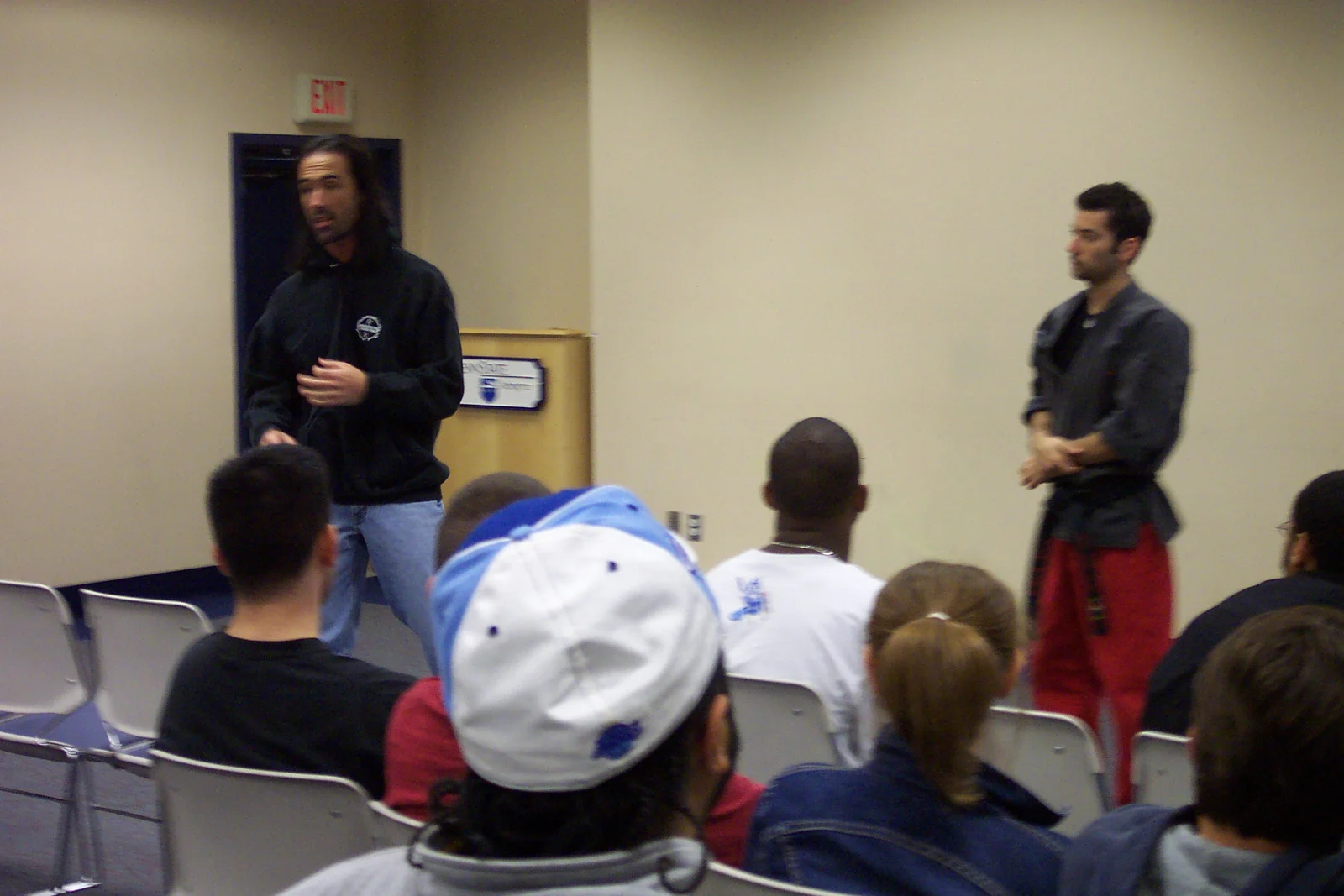 In between the demonstrations, short lectures like this one were held.