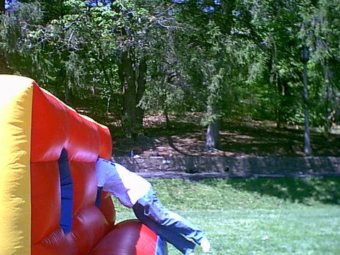 The obstacle course was one of the least popular events, but that didn't stop this guy from tackling the challenge head-on.