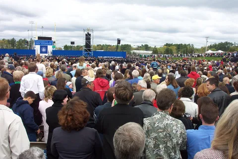 In fact, using the zoom lens and repeatedly taking pictures was the easiest way to see what was going on. 