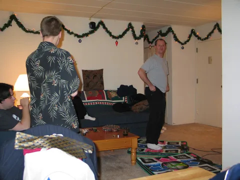 Eric hung around a little longer and decided to keep trying to learn DDR. 