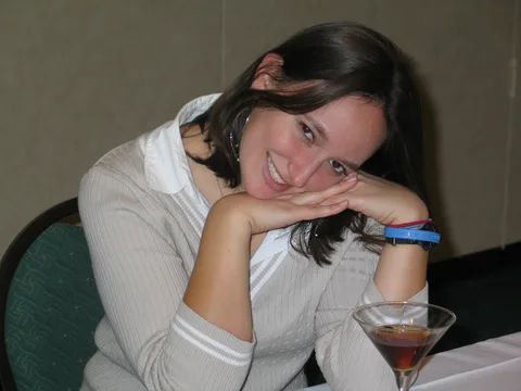 Sarah frequently reverted to this pose when someone made fun of her or when she wanted to displease Eric. 