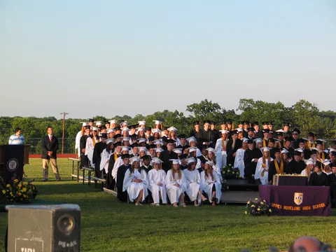 After the applause for the award recipients, all graduates took their seats.