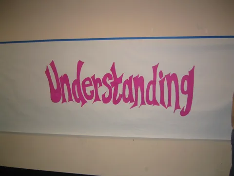 This banner allowed students to express their views on the issue of understanding by writing a short comment below the word.