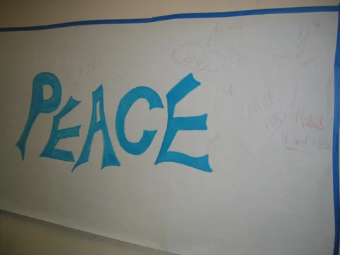 This banner allowed students to talk about peace.