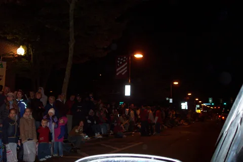 The crowds in front of the judges' stand. 