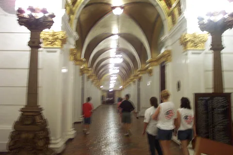 This corridor led to a series of shops beneath the capitol building.