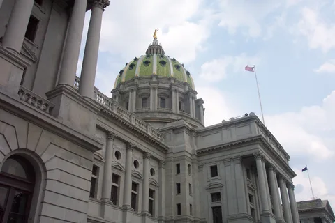 The capitol building, from the street in front of the building.