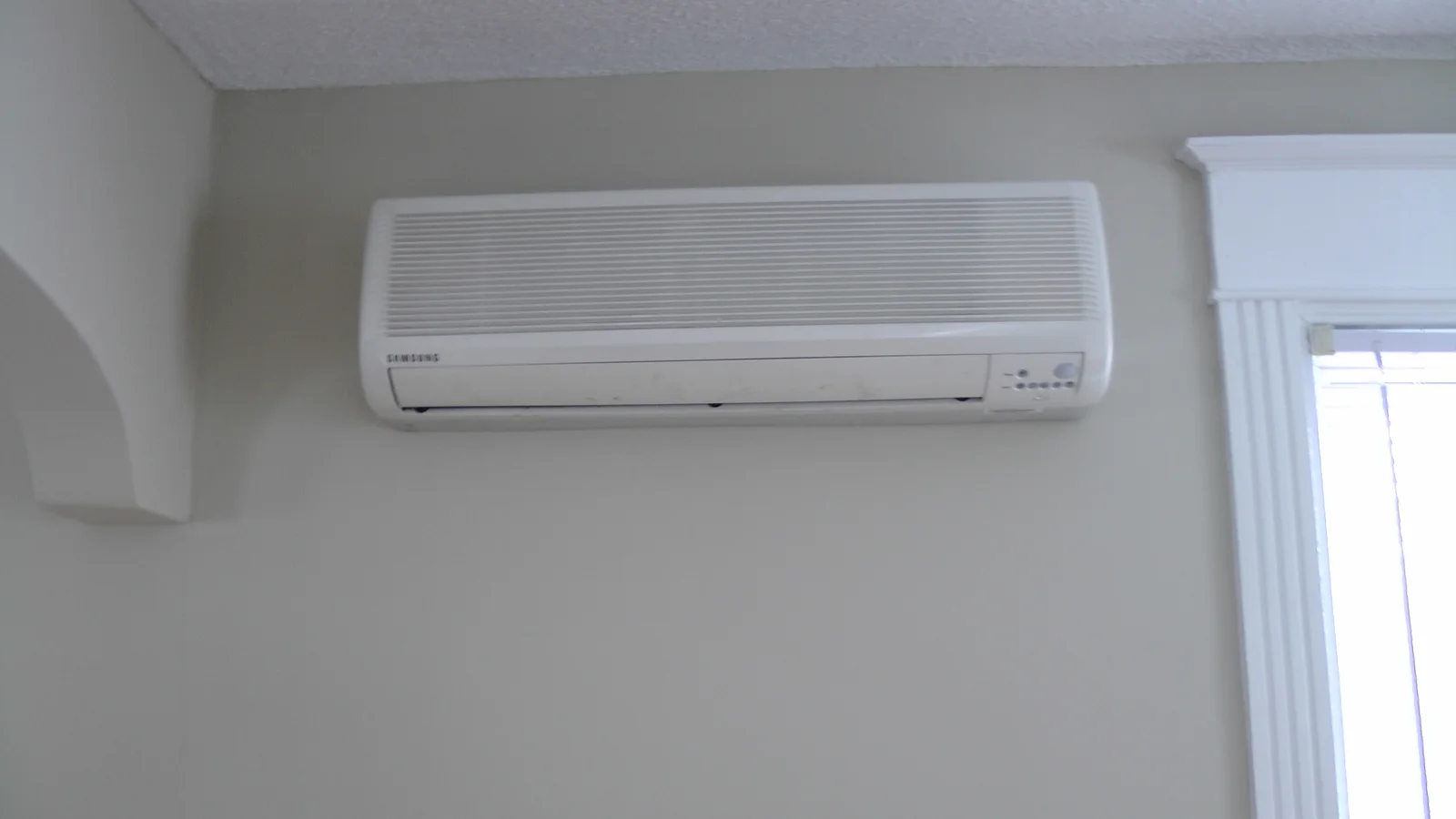 Air conditioning units like these are present in all rooms and are centrally controlled.