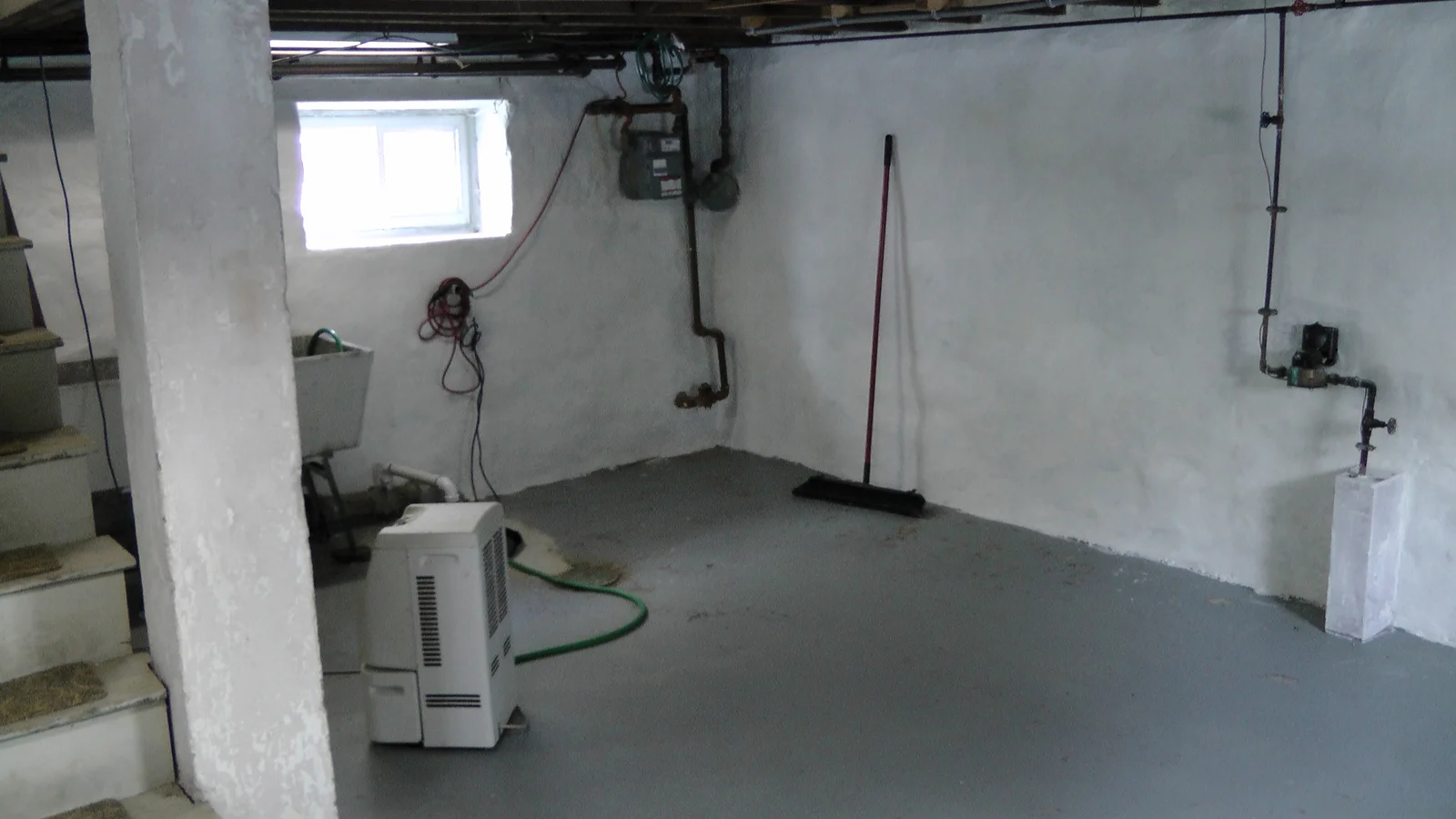 A view of the right side of the basement.