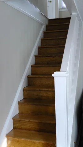 This stairwell connects the living area to the bedrooms.